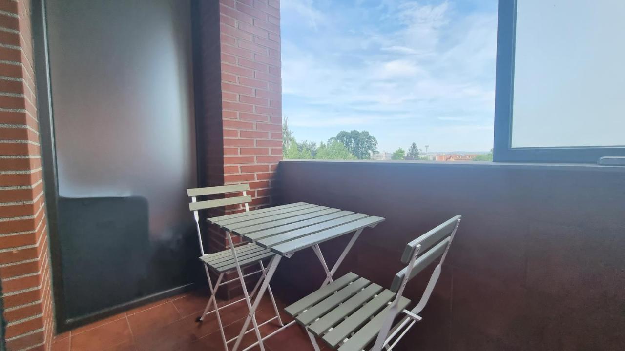 Piso Zona Hospital 6 Personas Apartment Oviedo Exterior photo